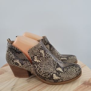 Bare Traps Womens Rizzo Ankle Booties Natural Snakeskin Block Heel Pull On 8.5 M